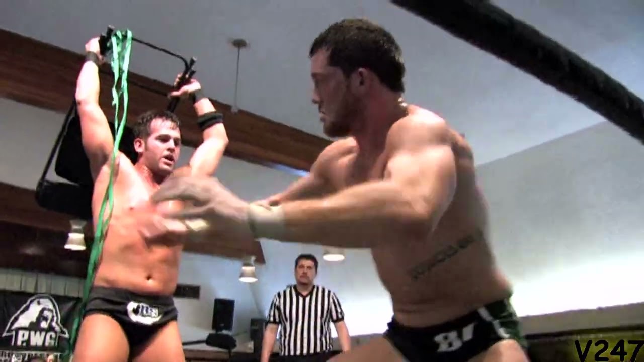 Kyle O'Reilly vs Roderick Strong Guerrilla Warfare PWG Black Hole Sun 2014 Highlights
