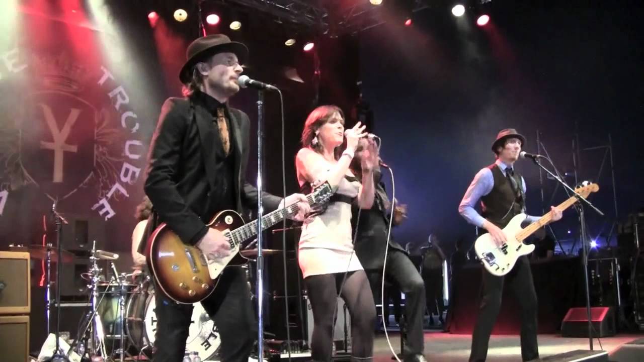 Vintage Trouble - Live with Beth Hart