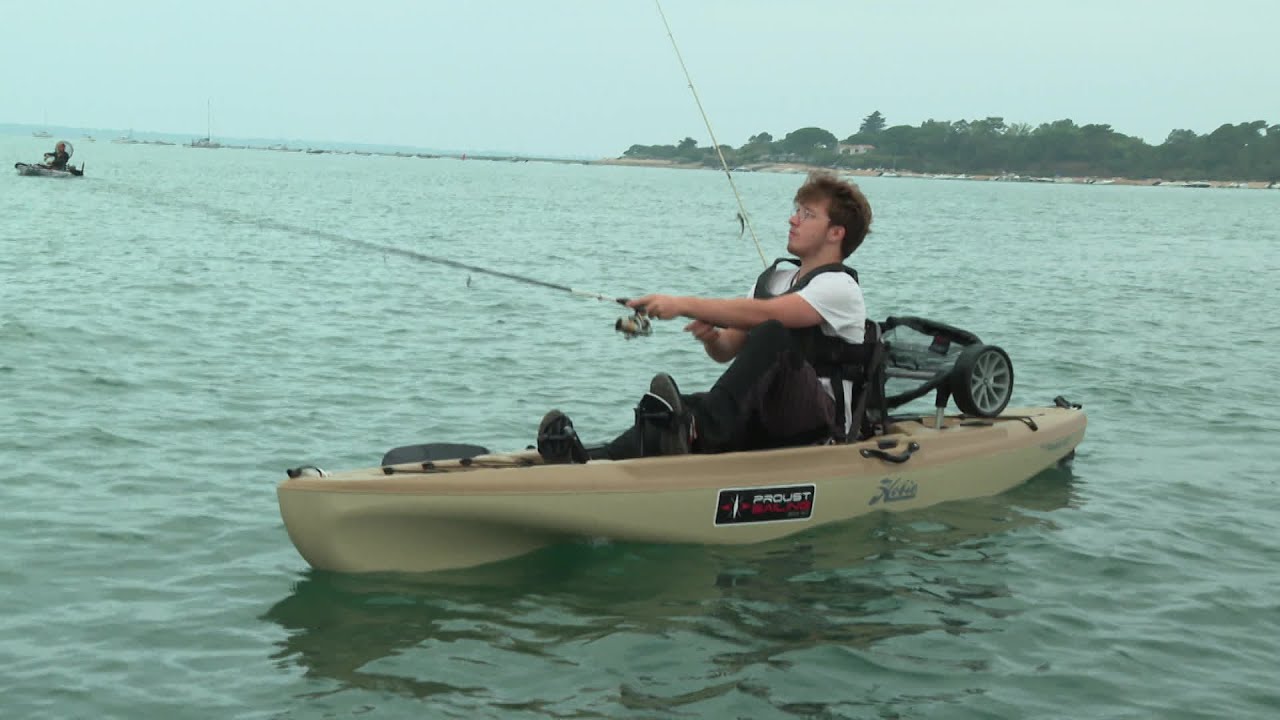 La p&ecirc;che en kayak &agrave; p&eacute;dales