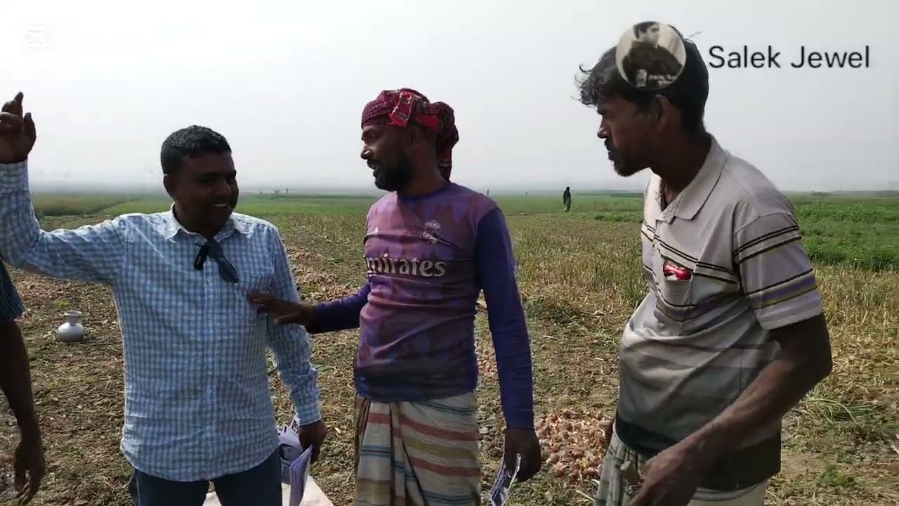 পাবনা-১ভিপি শামসুর রহমানের প্রচারনা, পাইকশার ফসলের মাঠে, ধানের শীষে ভোট দিন।