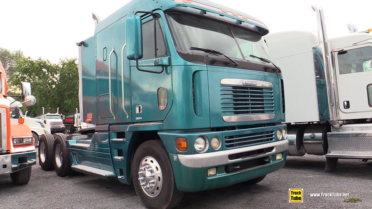 2002 Freightliner Argosy Sleeper Truck Walkaround - Exterior Tour - Centre Camion Gamache
