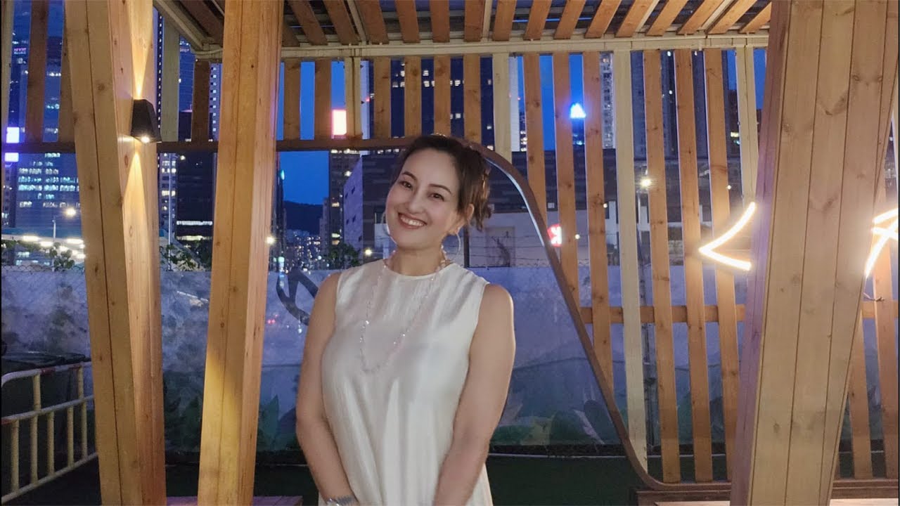 「#周婷婷”懷念永恆歌后鄧麗君逝世29週年金曲之夜)灣仔碼頭休閒站現場直播🥰🤗。