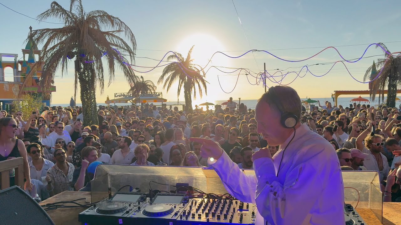 Âme 'Jimi Jules - Looking For You' during daytime @ Woodstock Bloemendaal - 24-08-2025