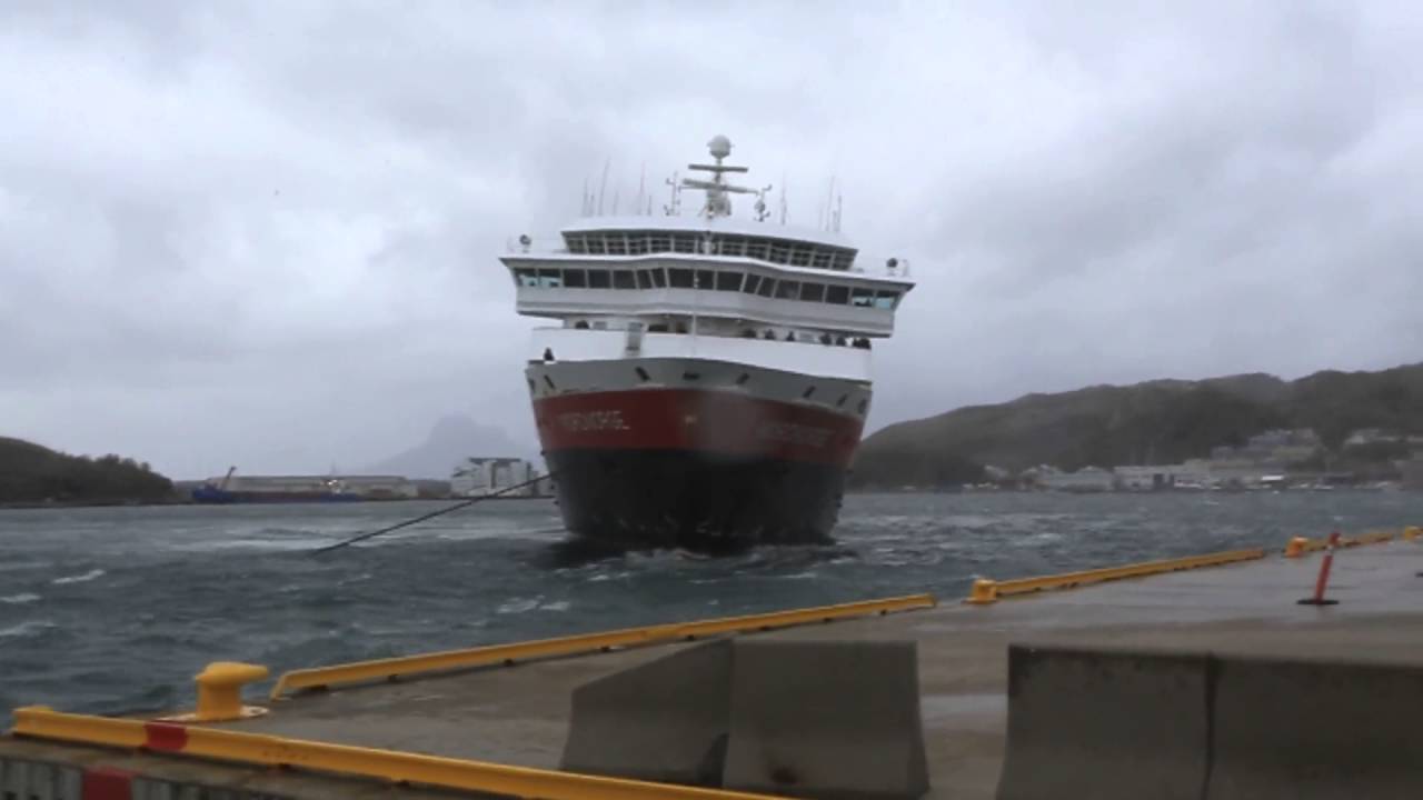 MS Nord Norge go to the Hurtigruten pier in Bodø