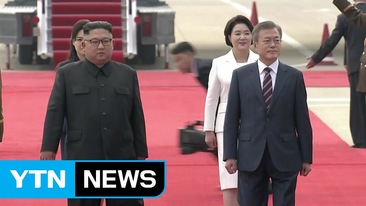 [남북정상회담 현장영상] 문재인 대통령, 북한군 의장대 사열 / YTN