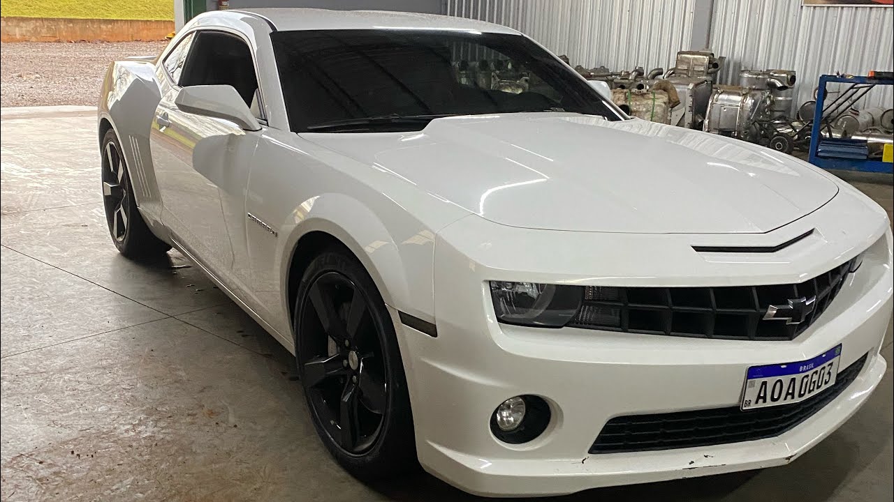 Camaro com escapamento direto