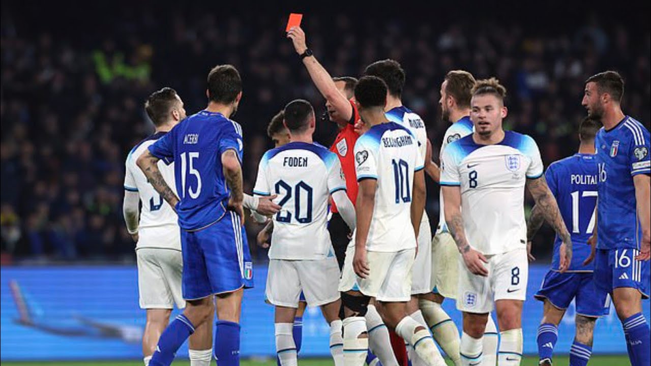 Luke Shaw RED CARD vs Italy | Italy vs England | 2-1