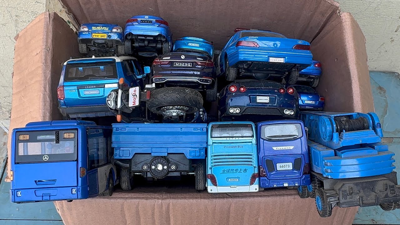 Vamos a elegir coches a escala diecast negros: Mercedes, Toyota,Audi,BMW,Nissan,Ford,bentley,Suzuki,