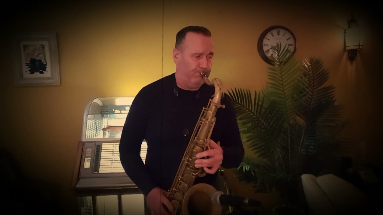 Smooth Operator, Sade on tenor saxophone