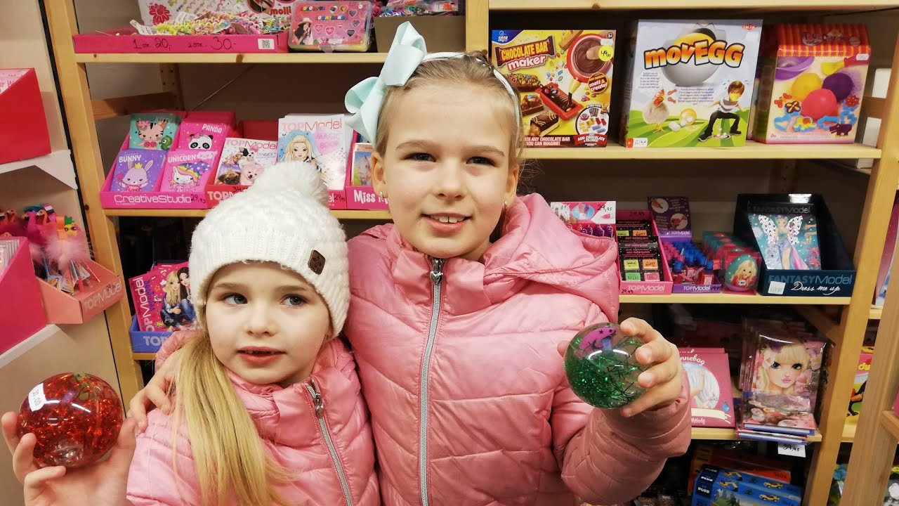 Pigerne i Dankids for at k&oslash;be leget&oslash;j😊