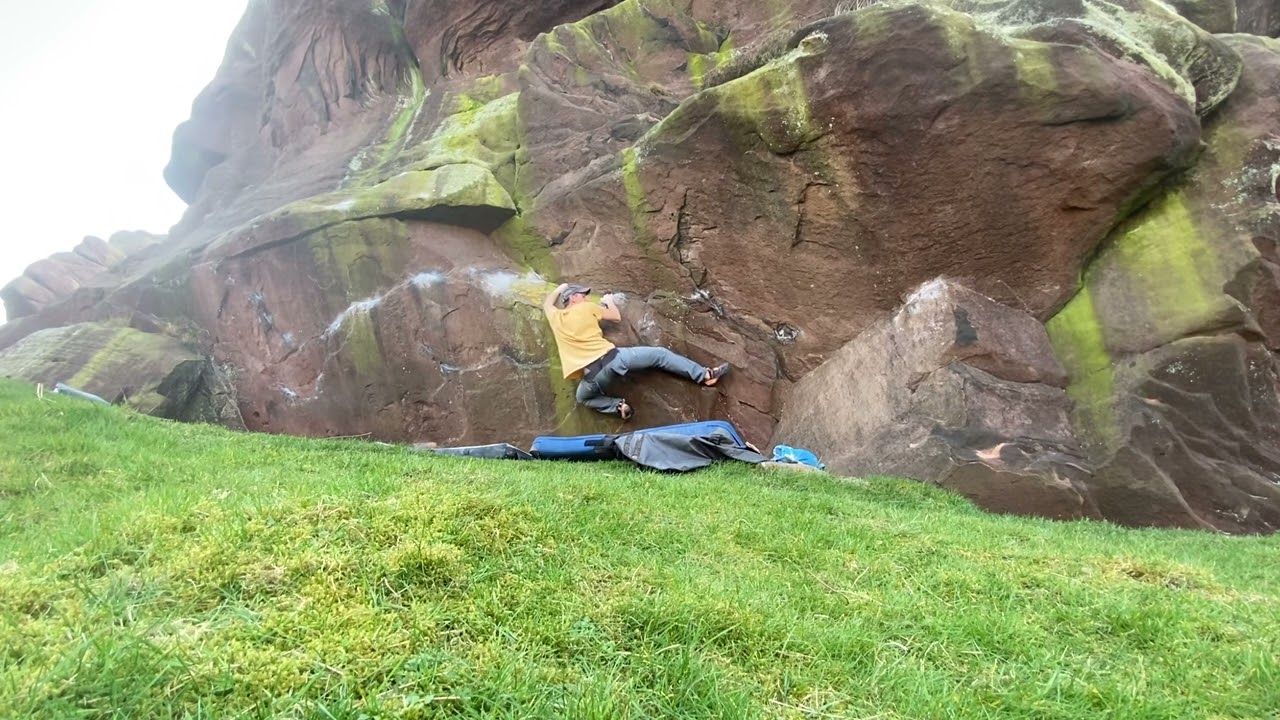 Easy exit 6a+ Baldstones