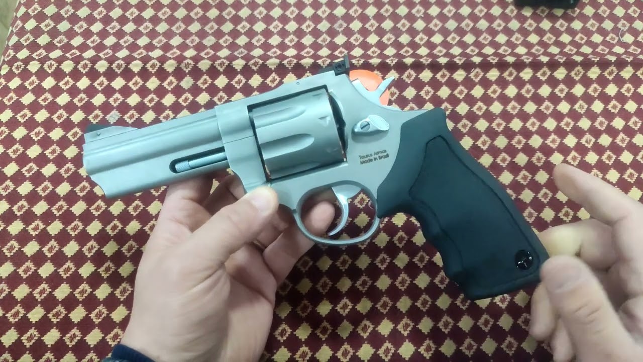 revisión : Taurus 608, 8 tiro de 357 