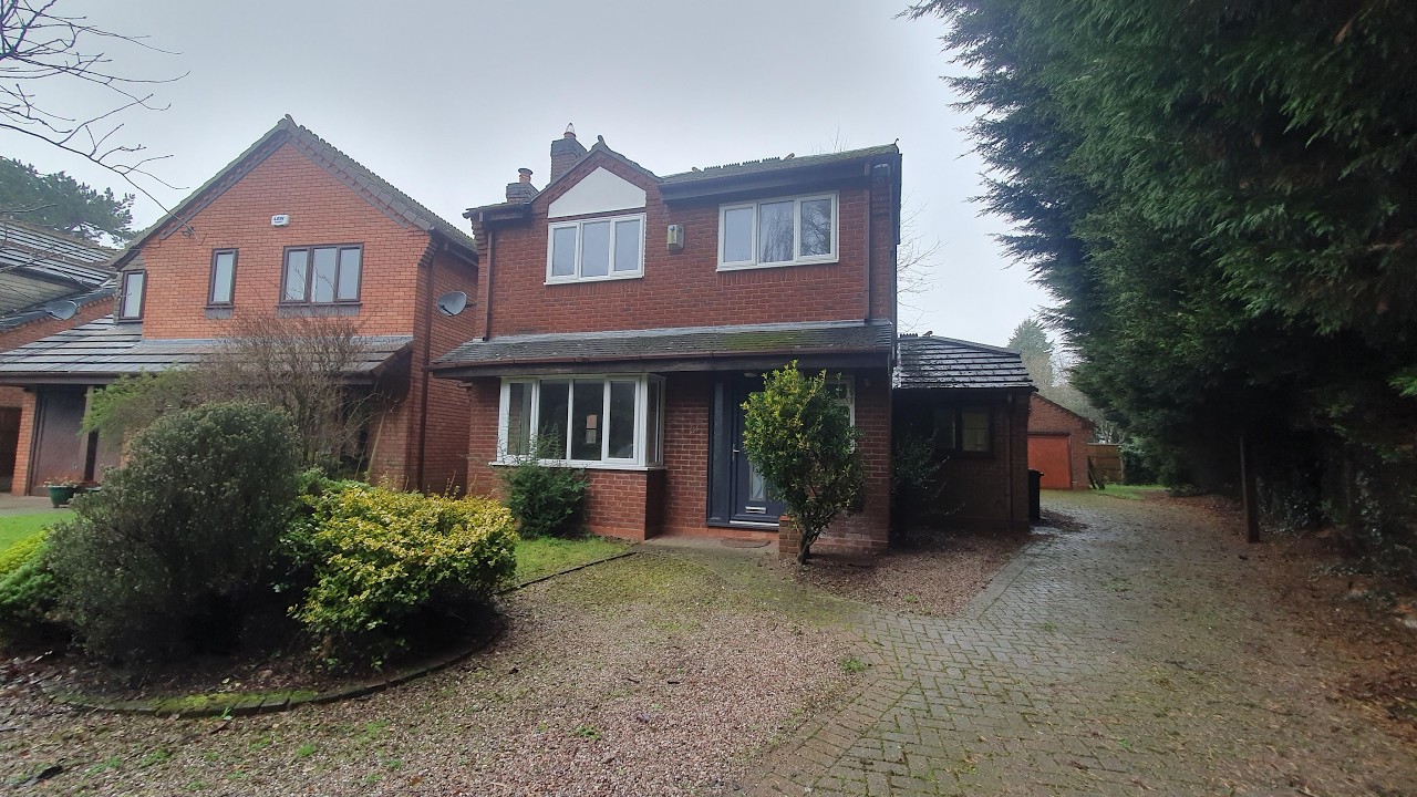 5 The Hedgerows, Shortbutts Lane, Lichfield, Staffordshire, WS14 9BU