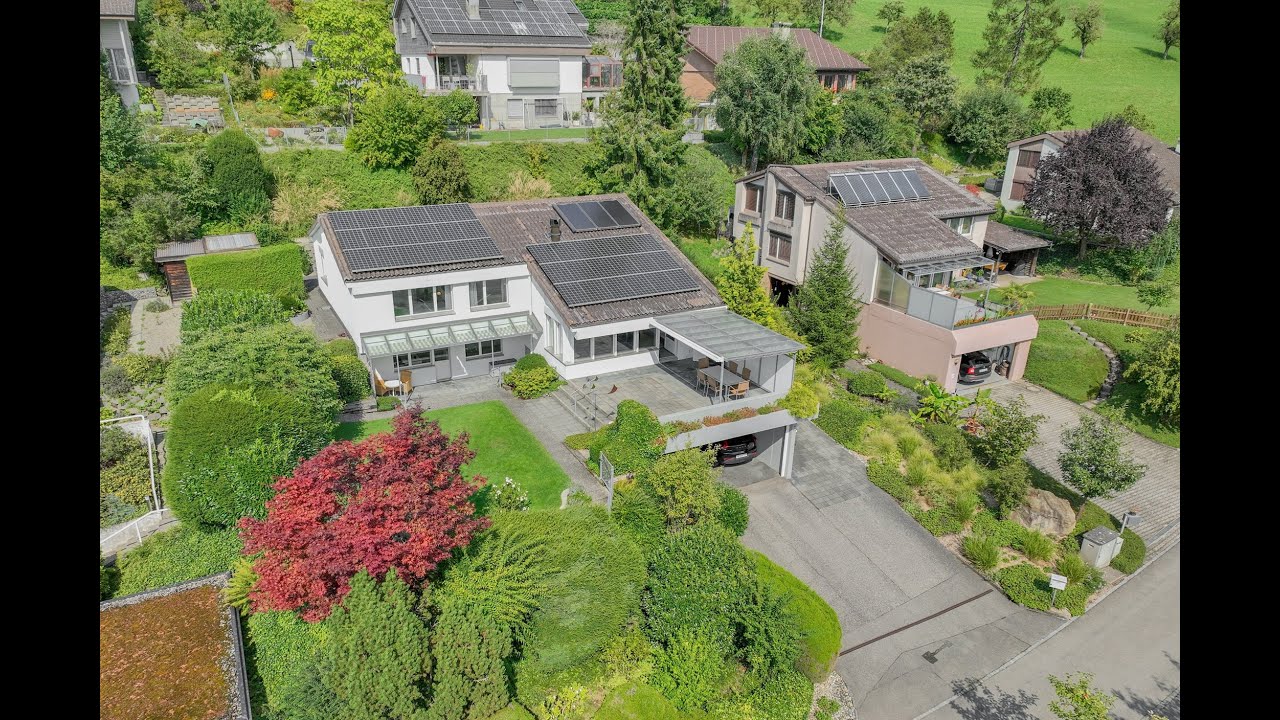 Perspektive und Potenzial: elegantes Familienzuhause mit Einliegerwohnung und Weitblick