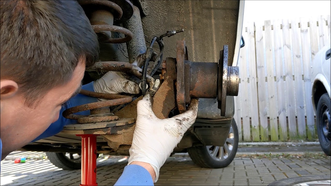Astra G MK4 Rear Brake Disc Conversion Part 2 Drum Removed and Fitting Disc and Caliper