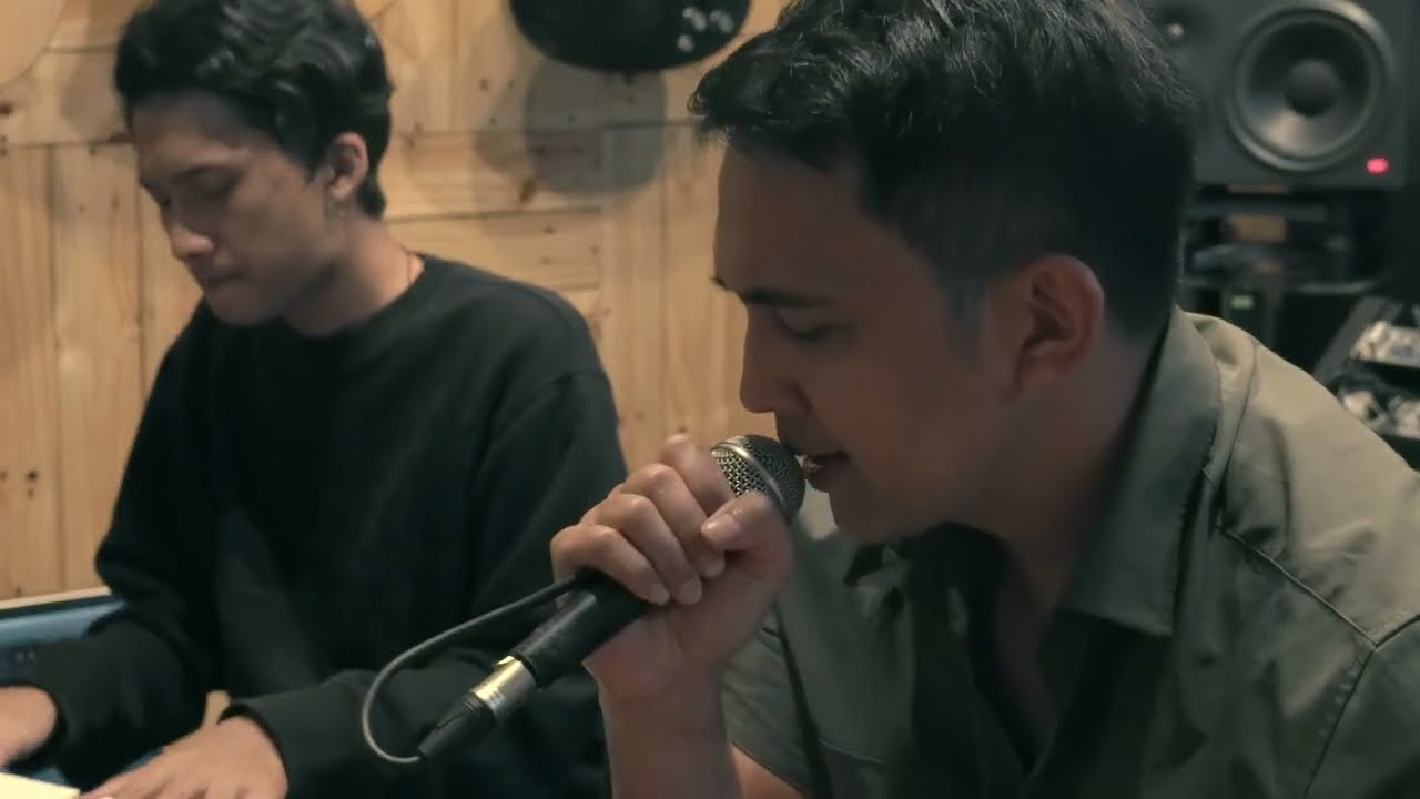 Indra Sinaga - Takkan Ada  (Live Acoustic)
