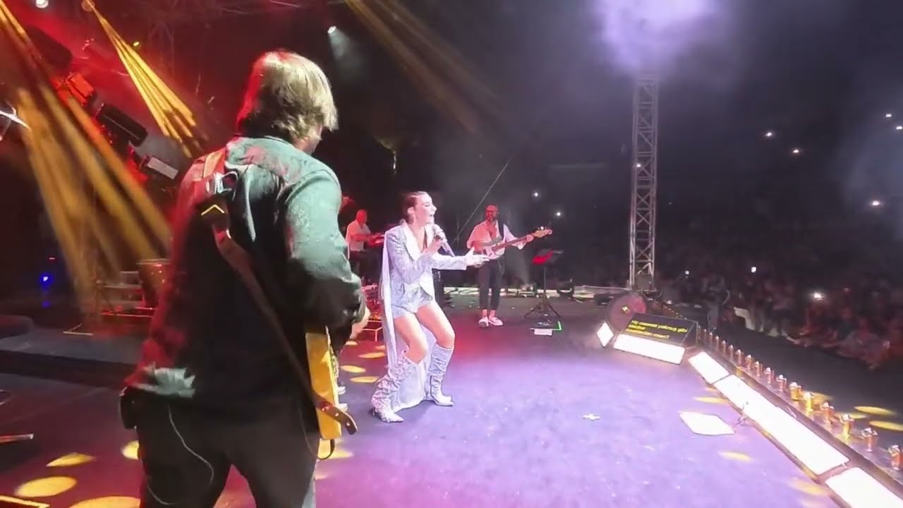 Tolga Şanlı - Sevişmeden Uyumayalım (Sıla, Live in İzmir)