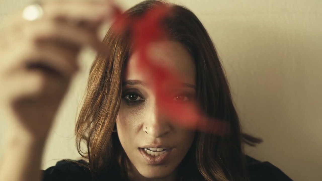 L'home dibuixat · Cada dos cels · Ivette Nadal