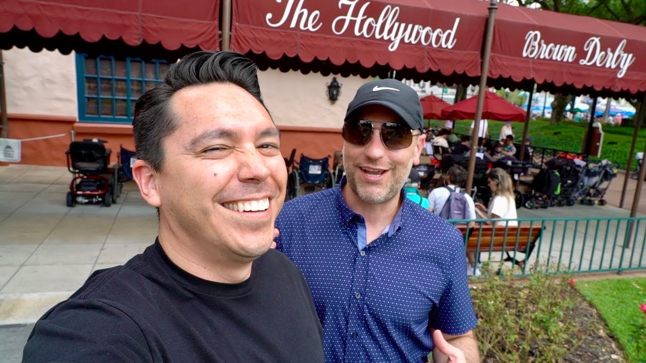 Quick Lunch At Hollywood Brown Derby 🍸 Hollywood Studios | Walt Disney World