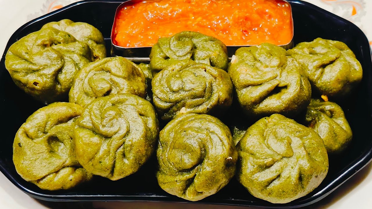 गेहूं के आटे में पलक मिलकर बनाएं Soft Momos। बिना मैदा Healthy Momos Recipe 