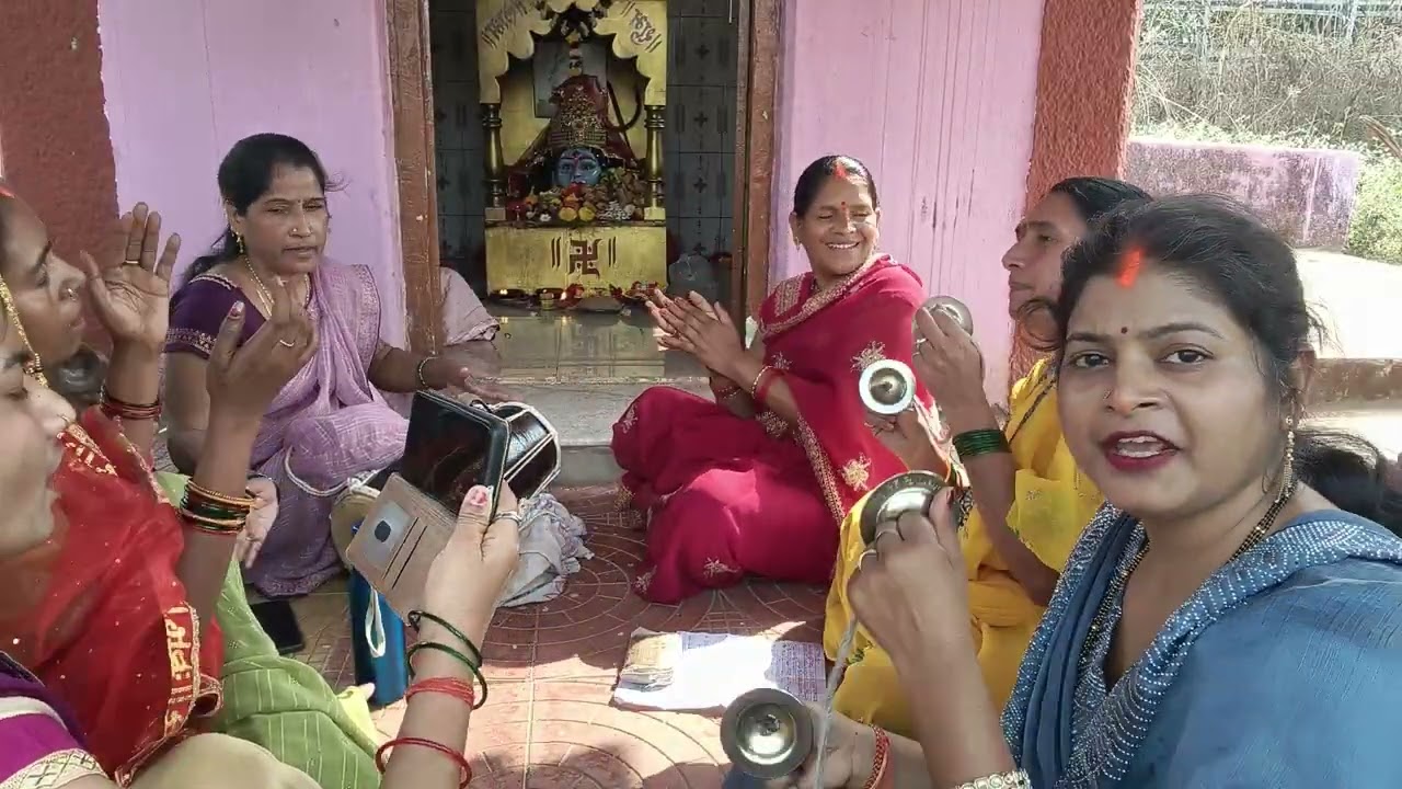 देखा माई के मंदिरिया चुनरिया लहरें 🙏🙏