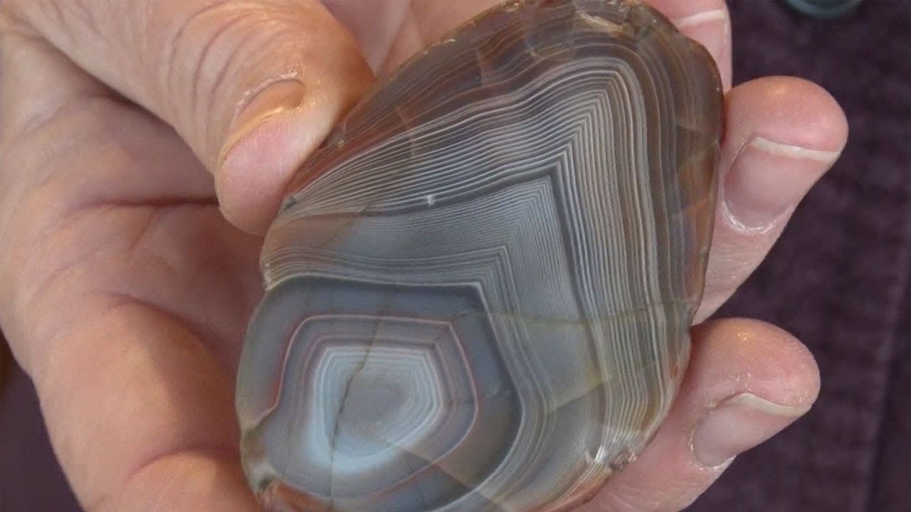 906 Outdoors - Agates, Gitche Gumee Agate Museum