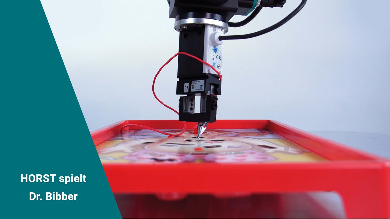 fruitcore robotics - Digital Robot HORST zeigt Präzision bei Doktor Bibber