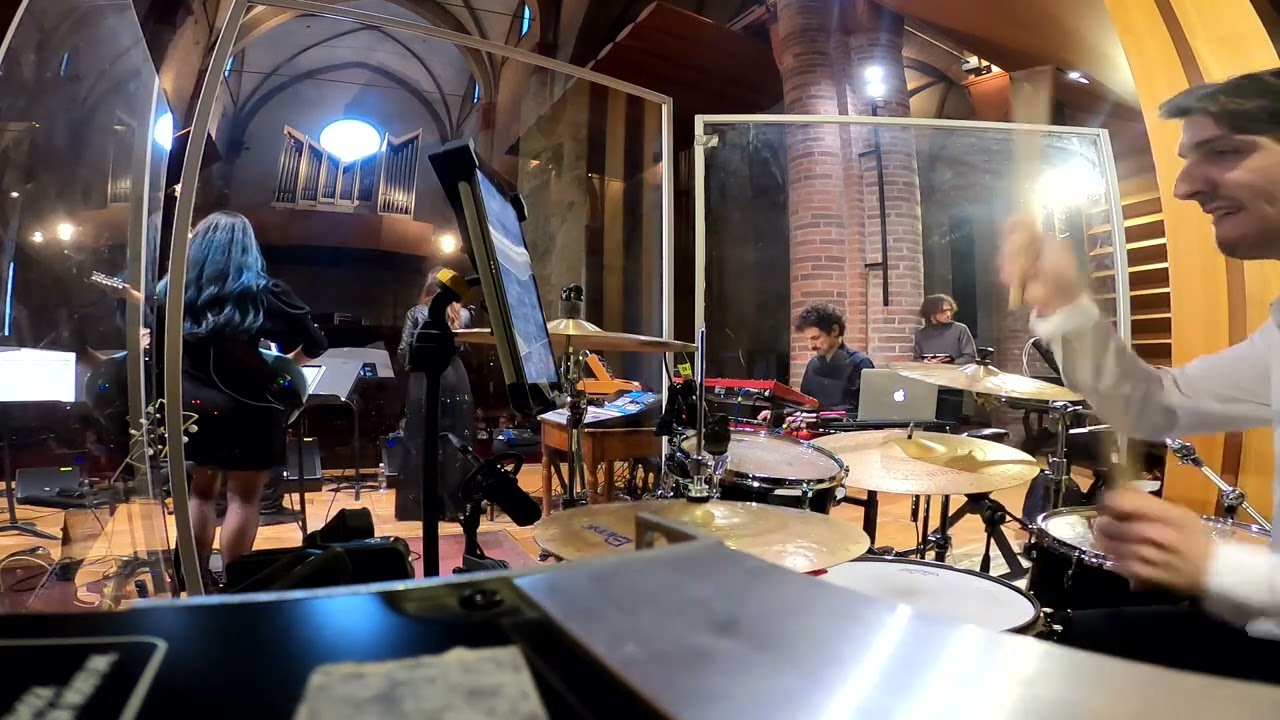 Burning Love - Proud Mary Medley - Elvis Presley - Tina Turner - Drum Cam