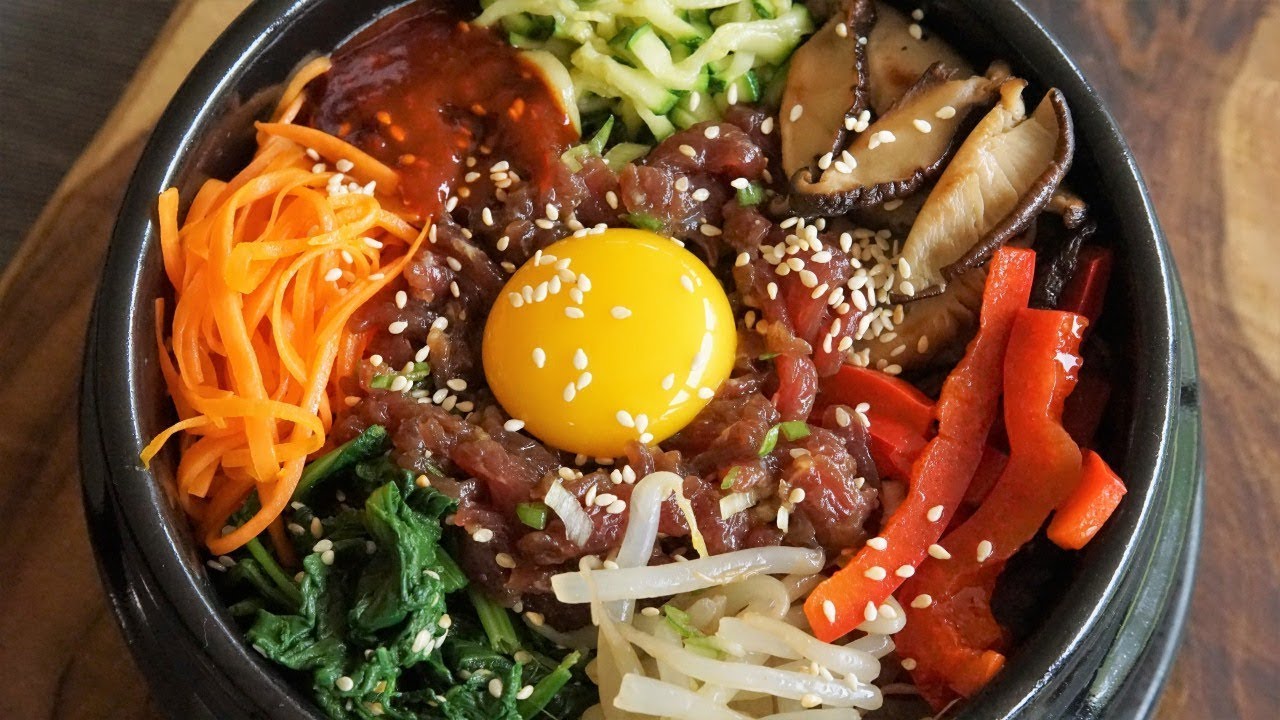 韓式石碗拌飯 - 脆饭和嫩蔬菜的组合 - 石碗保持饭热 - Morgane's