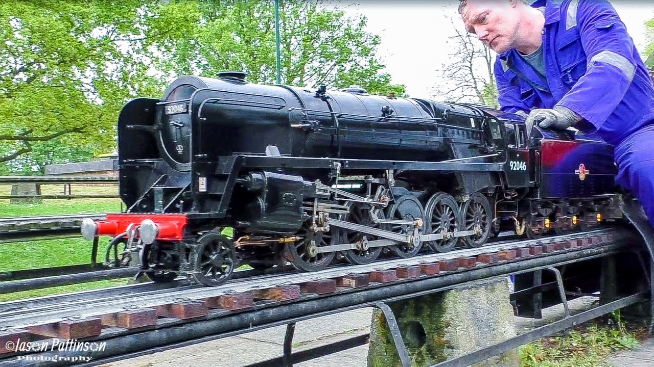 Monday at Urmston & District Model Engineering Society May 2017 open weekend