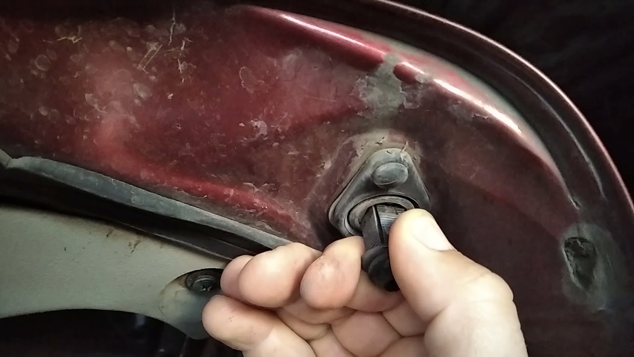 Регулировка крышки багажника.