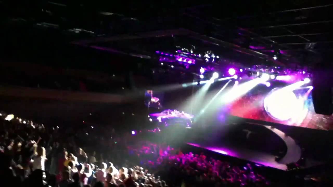 JLS singing 'Outta This World' live at Bournemouth, 6th December 2010