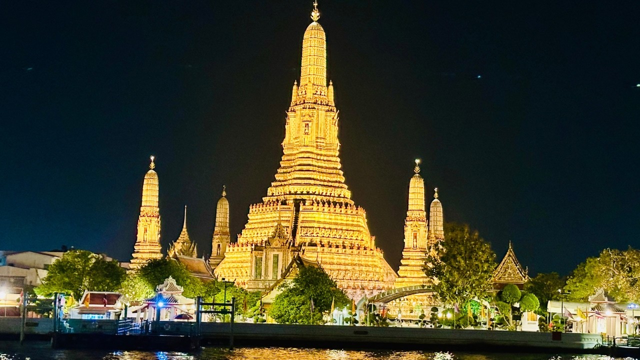 Chao Phraya Dinner Cruise 🇹🇭 | Bangkok at Night from the River (No Talking)