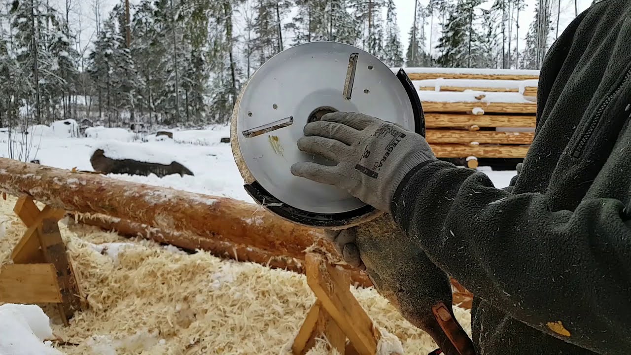 Hirsirakentaminen: Kuorinta-Kalle testi! Log debarking. Subscribe! Tilaa kanava👍