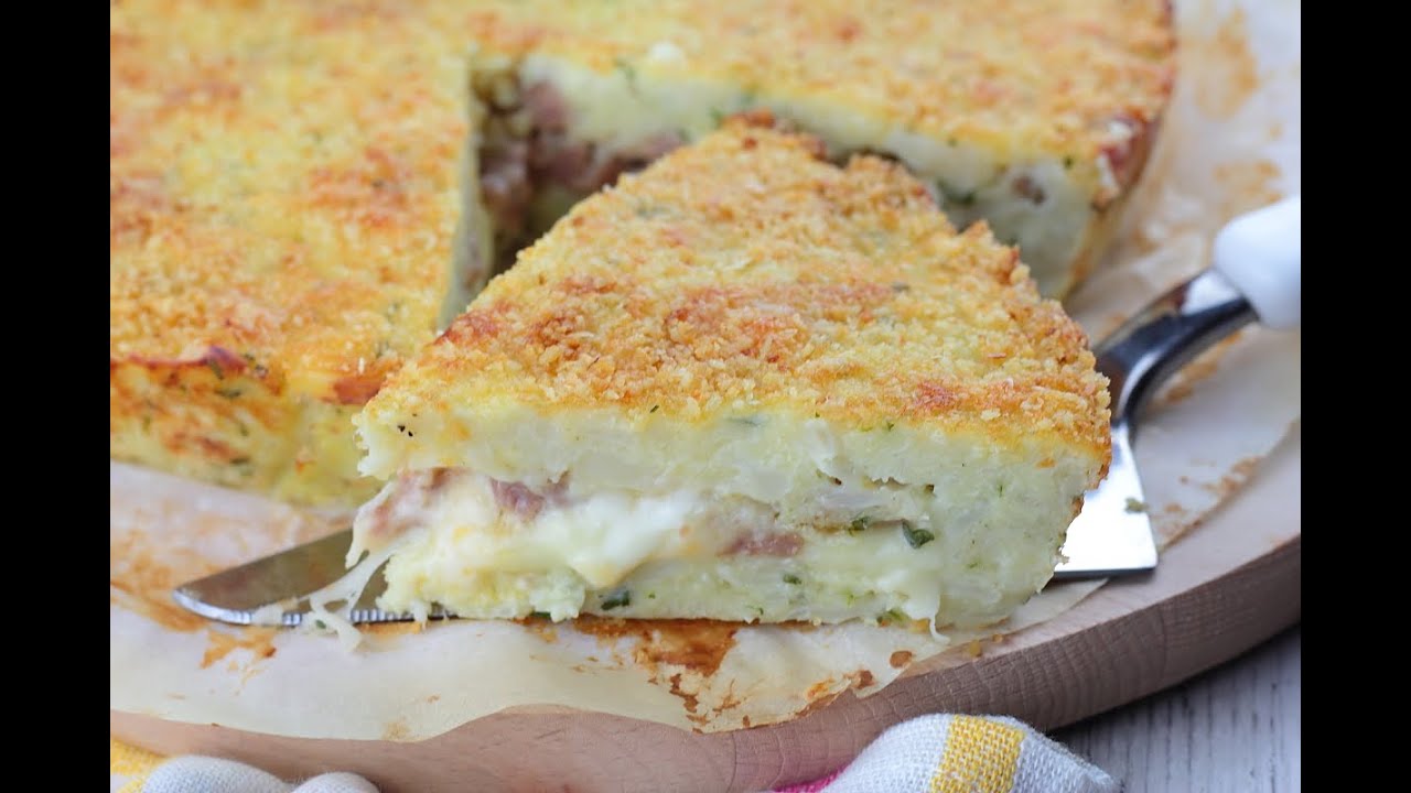 TORTA DI CAVOLFIORE con un cuore ghiotto e filante a base di scamorza e salsiccia!