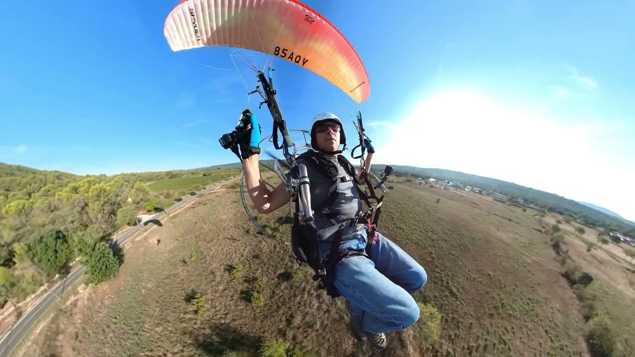 Un matin en l'air : paramoteur électrique à la chapelle d'Aleyrac