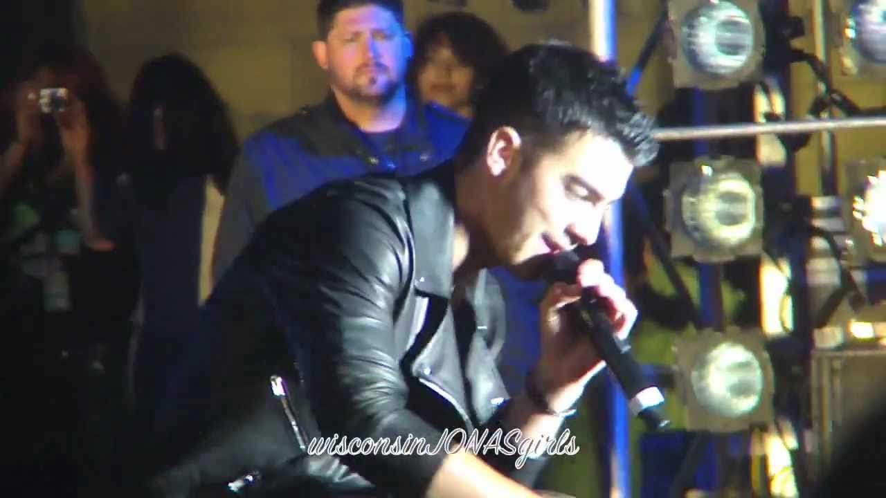 Love Slayer - Joe Jonas; B96 Summerbash