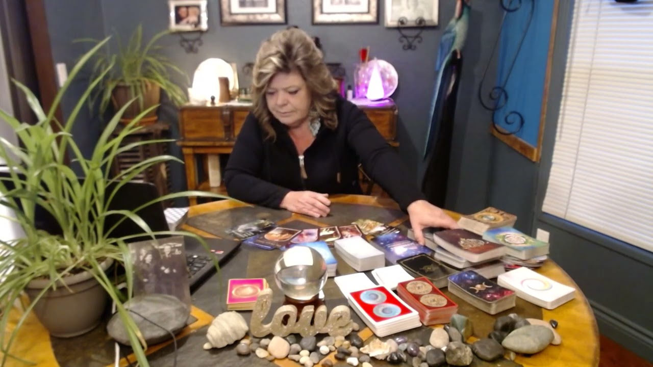 SAGITTARIUS EMOTIONAL READ SO IF SENSITIVE DO NOT WATCH.  YOUR GUIDES RELAYING MESSAGES