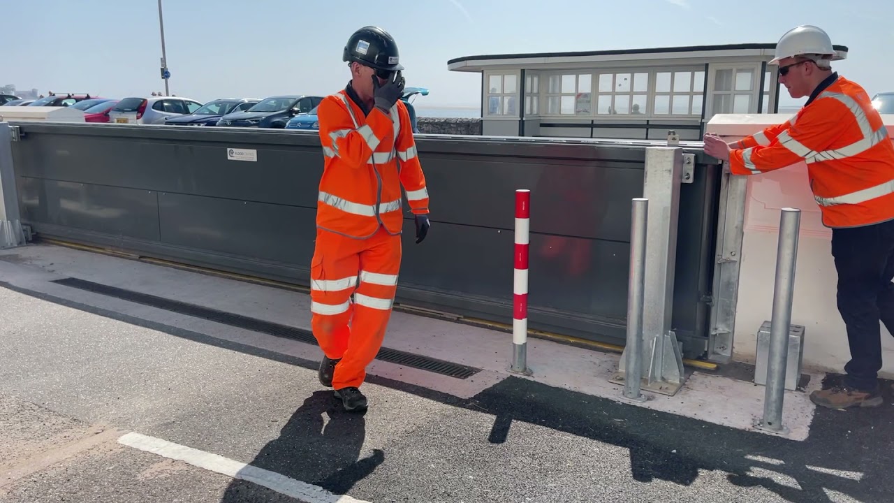 Sliding Flood Gate Operation