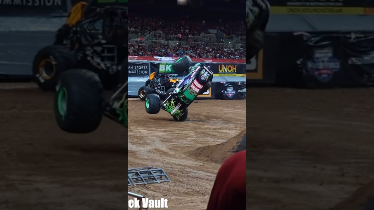 Grave Digger совершает великолепное спасение! #monsterjam #monstertruck #monstertruckjump