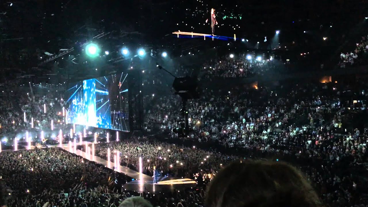 U2 à Bercy, 6 décembre 2015 - With or Without You