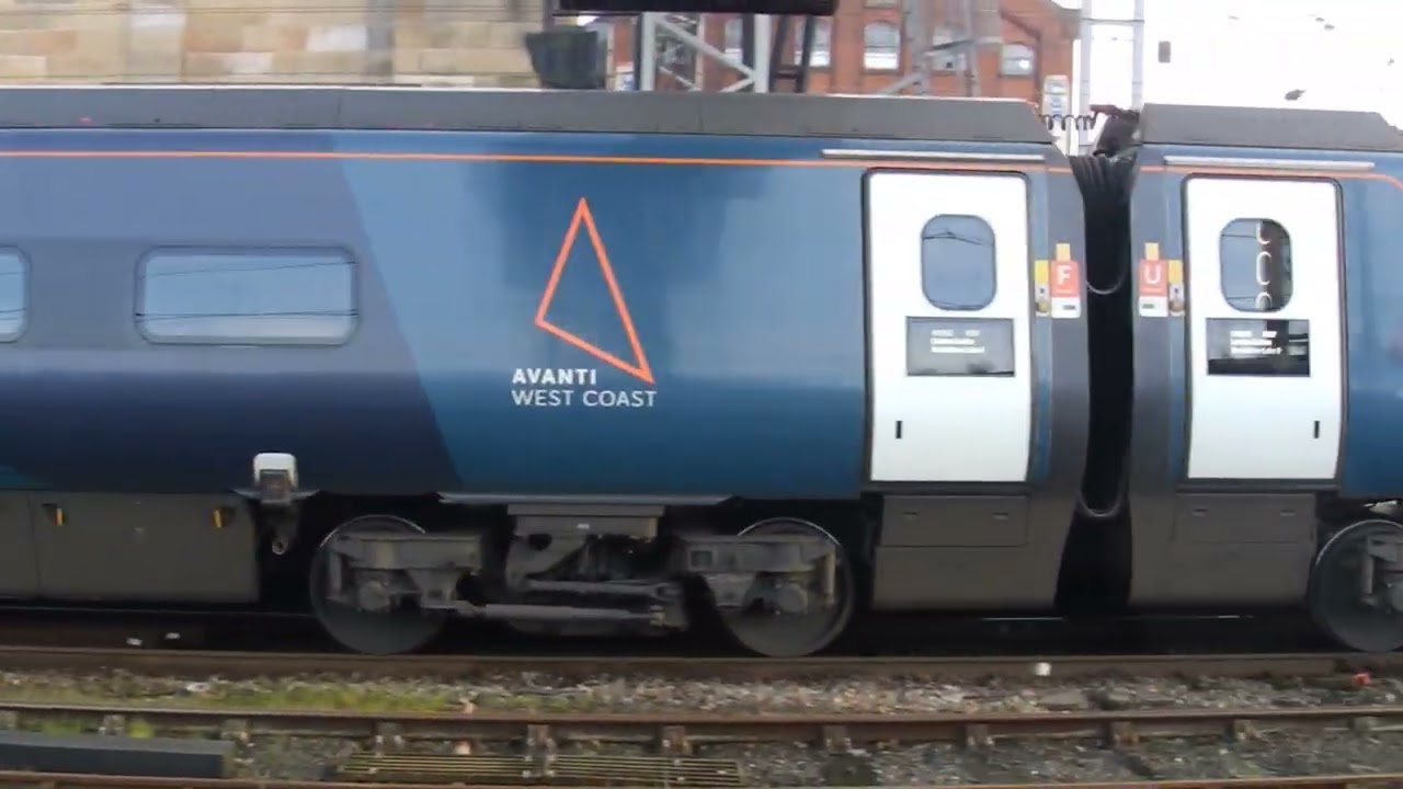 9M52 0853 Avanti 390117 Edinburgh to London Euston