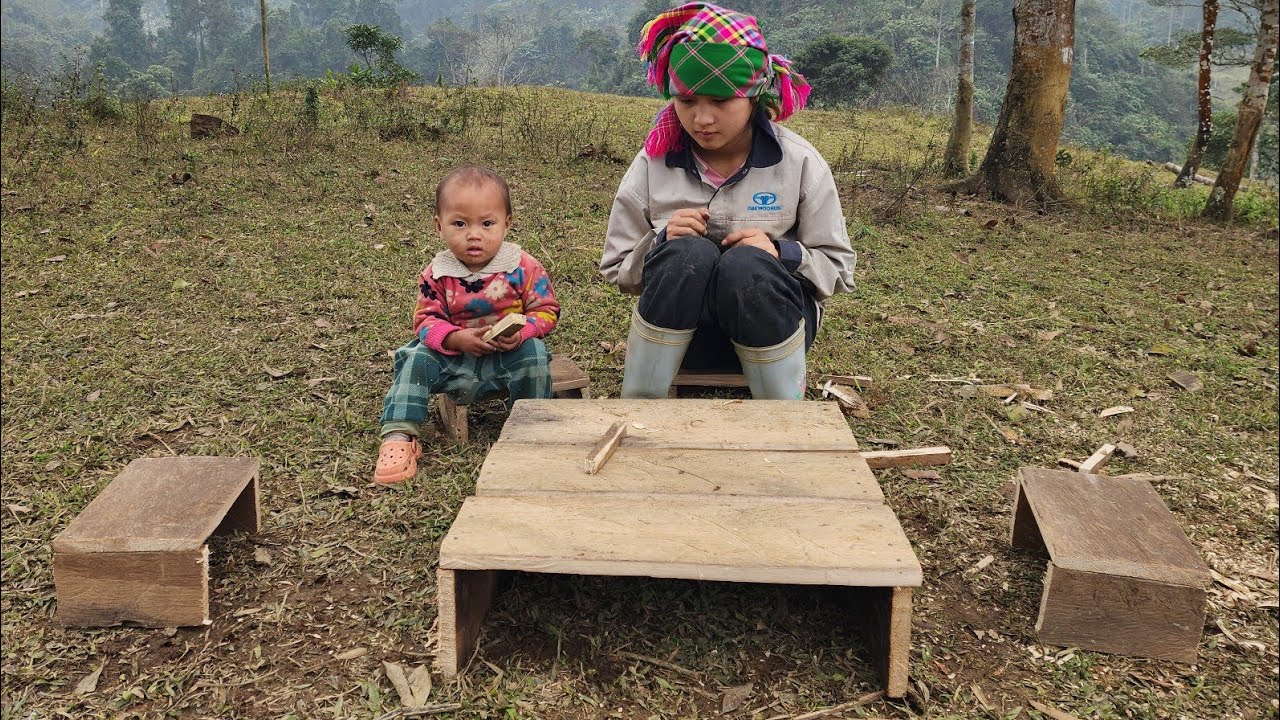 The mother and her 13-month-old daughter have finished making a complete dining set.