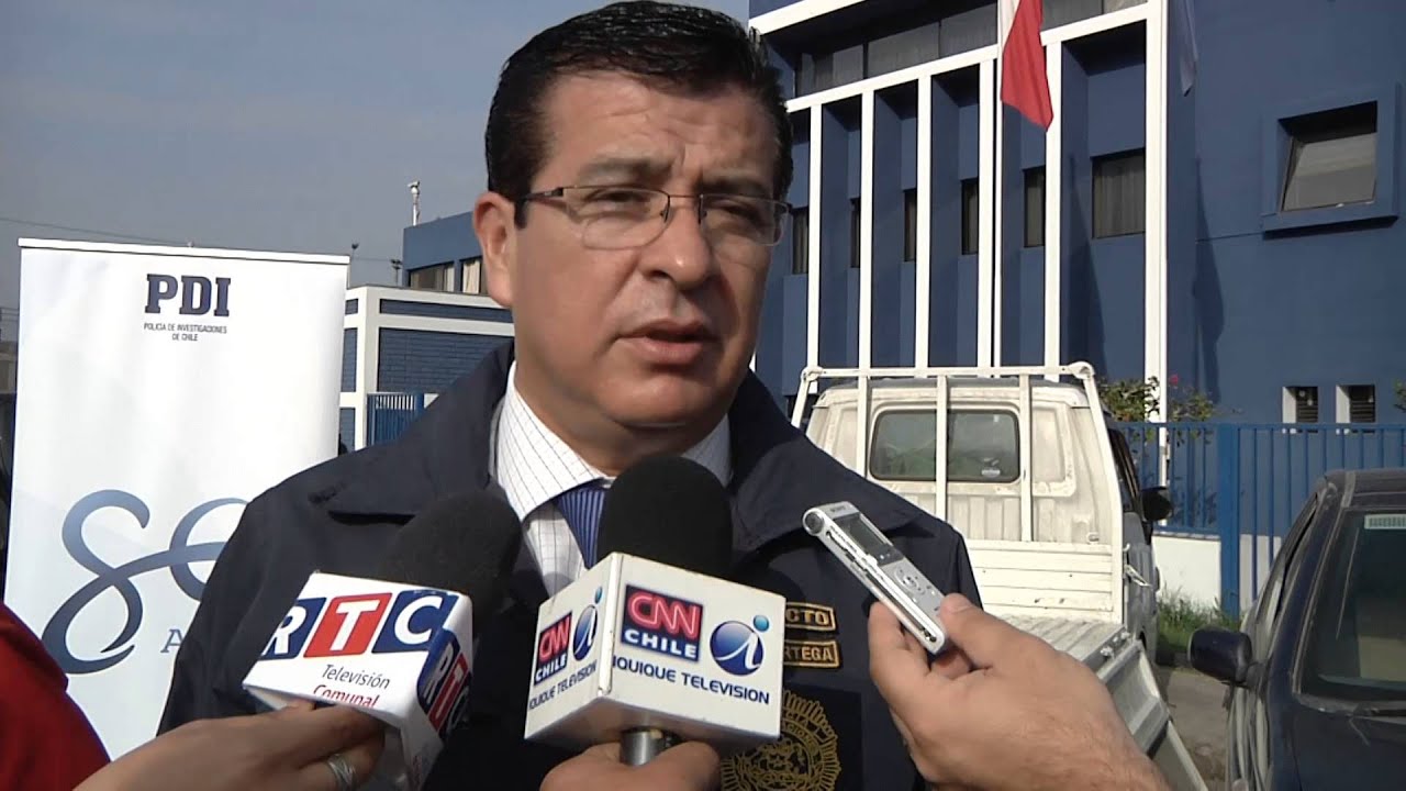 TRASNSPORTABAN DROGA EN DOBLE FONDO DE VEHÍCULO - Iquique TV