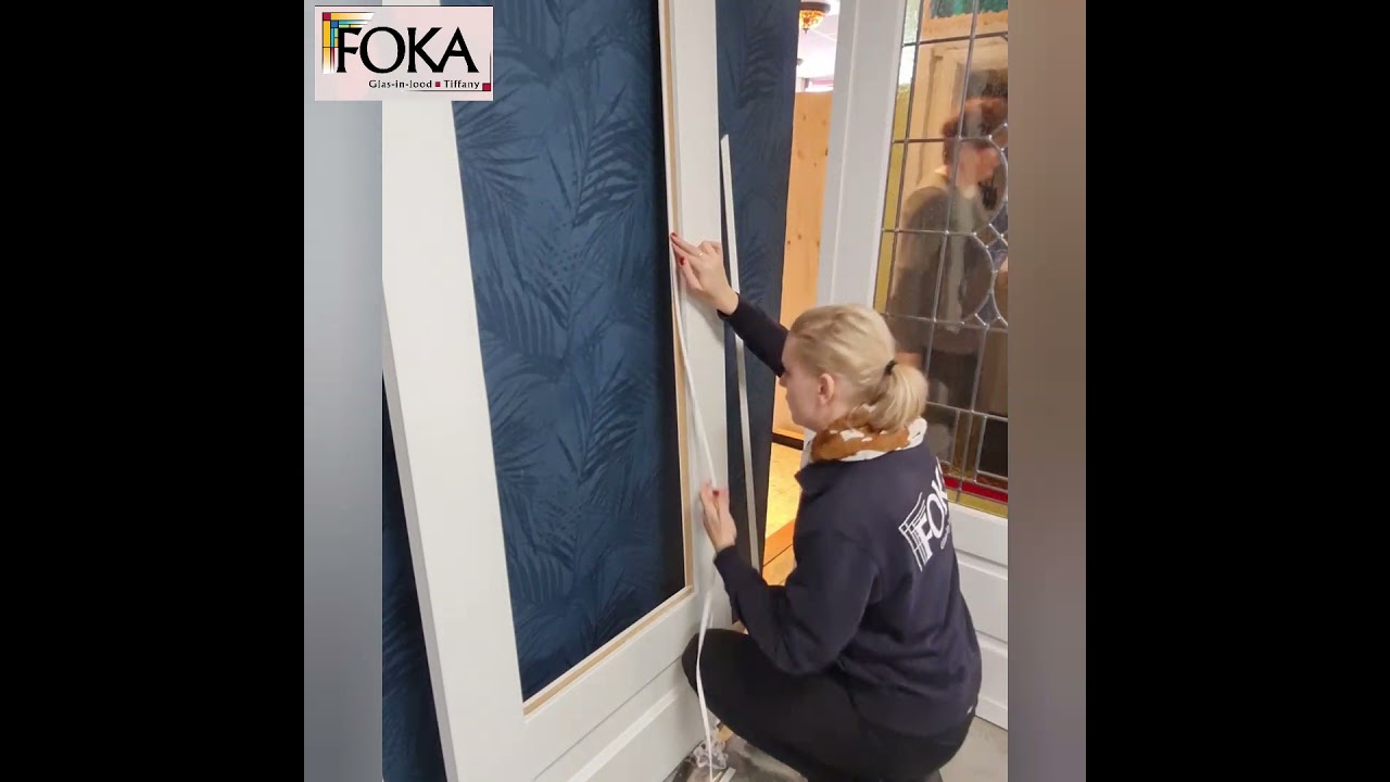 FOKA - glas (in lood) in deur plaatsen