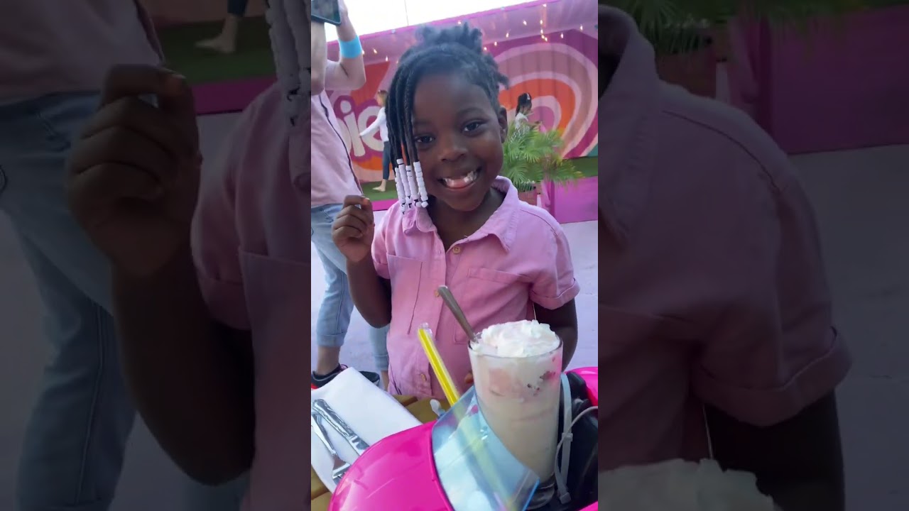 MINI VLOG | BARBIE MALIBU CAFE IN CHICAGO