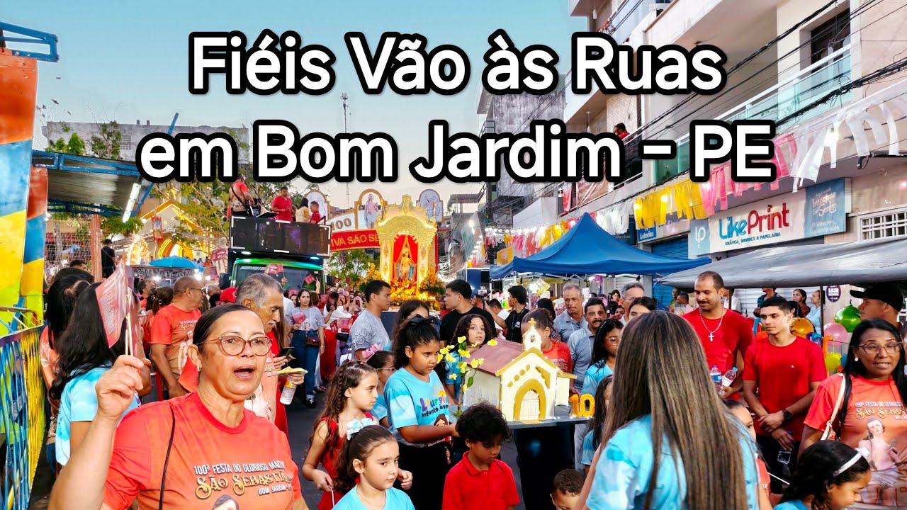 Fiéis Vão às Ruas em Bom Jardim - PE Na Procissão de 100 Anos de São Sebastião