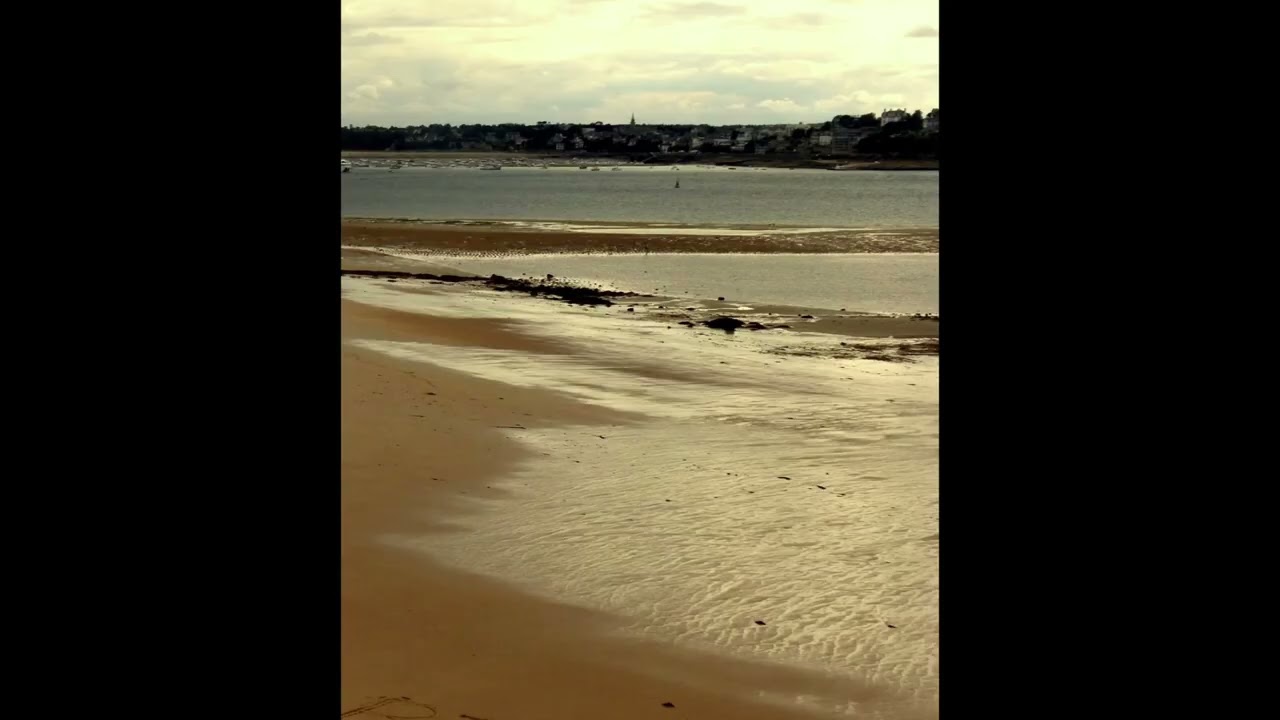 Bord de mer ( pianos, violoncelle, music box, bois et percussions)