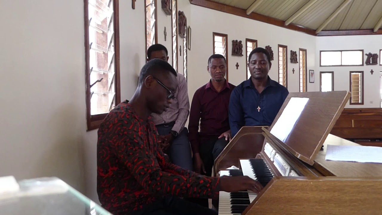 MWIMBIENI BWANA - Davis Milenguko