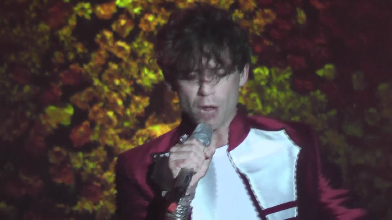 Mika - Touches You BESTFEST 2011